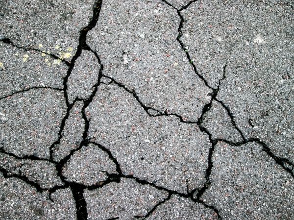 Driveway Crack Filling in Lake Havasu City