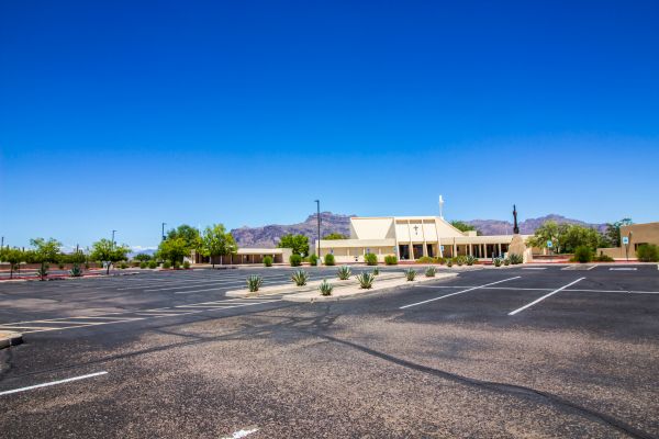 Parking Lot Crack Filling in Lake Havasu City